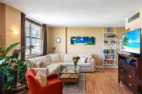 Condominio en venta en Miami Beach, Florida, 2 dormitorios № 1953653 - foto 23