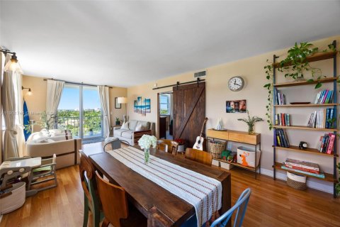 Condominio en venta en Miami Beach, Florida, 2 dormitorios № 1953653 - foto 15
