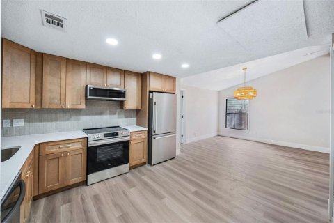House in Daytona Beach, Florida 3 bedrooms, 116.69 sq.m. № 1725237 - photo 6