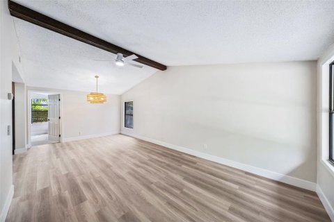 House in Daytona Beach, Florida 3 bedrooms, 116.69 sq.m. № 1725237 - photo 8