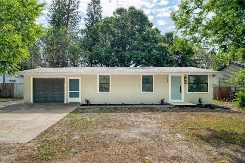 House in Daytona Beach, Florida 3 bedrooms, 116.69 sq.m. № 1725237 - photo 2
