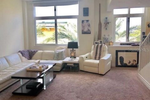 Снять в аренду кондоминиум в Клируотер, Флорида 4 комнаты, 139.35м2, № 1571759 - фото 3