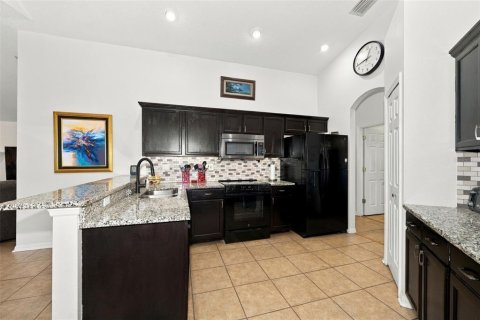 Casa en venta en Tarpon Springs, Florida, 4 dormitorios, 187.66 m2 № 2383690 - foto 29