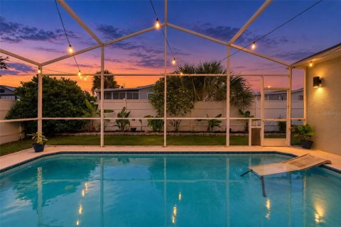 Casa en venta en Tarpon Springs, Florida, 4 dormitorios, 187.66 m2 № 2383690 - foto 2