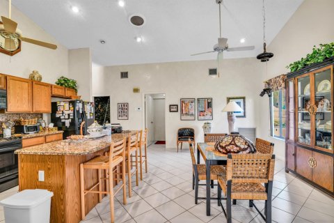 Villa ou maison à vendre à Delray Beach, Floride: 2 chambres, 235.23 m2 № 2245460 - photo 18