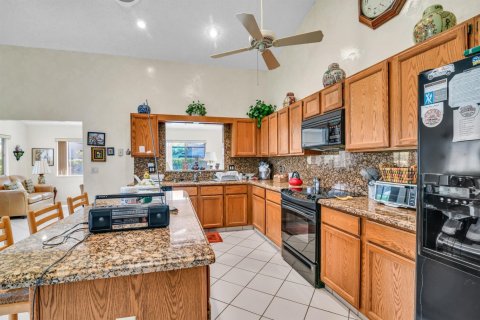 Villa ou maison à vendre à Delray Beach, Floride: 2 chambres, 235.23 m2 № 2245460 - photo 17
