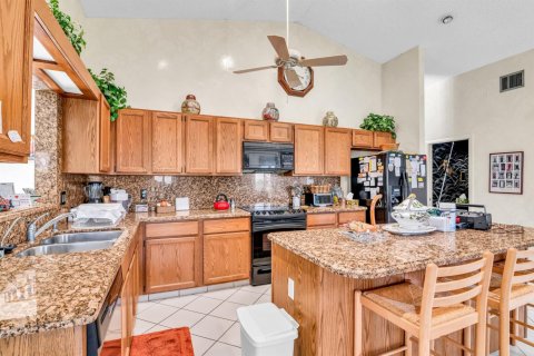 Villa ou maison à vendre à Delray Beach, Floride: 2 chambres, 235.23 m2 № 2245460 - photo 19