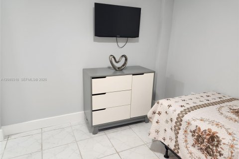 Immobilier commercial à louer à Miami, Floride: 1 chambre, 165.27 m2 № 2335378 - photo 5