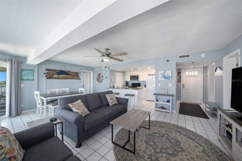 Condo in Indian Shores, Florida, 2 bedrooms  № 1777532 - photo 11