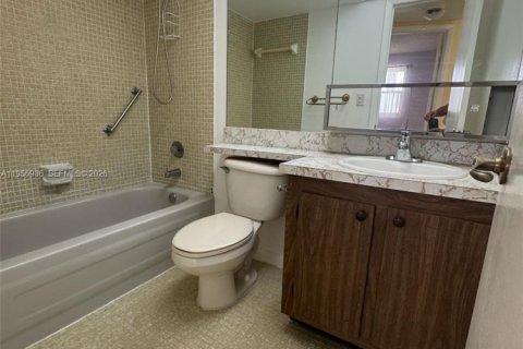 Condominio en alquiler en Sunrise, Florida, 2 dormitorios, 78.97 m2 № 2011802 - foto 6