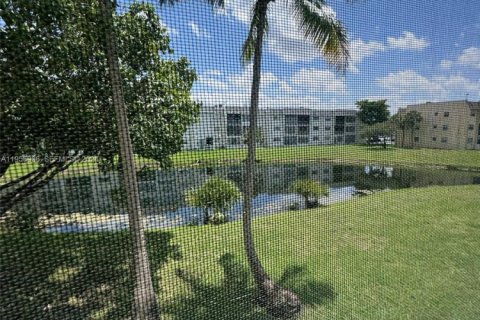 Condominio en alquiler en Sunrise, Florida, 2 dormitorios, 78.97 m2 № 2011802 - foto 9