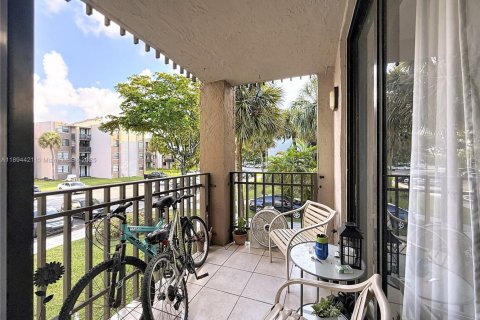 Condo in Miami, Florida, 2 bedrooms  № 1951779 - photo 21
