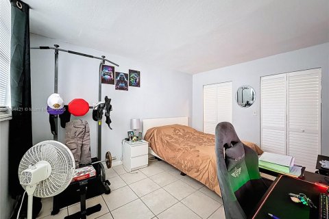 Condo in Miami, Florida, 2 bedrooms  № 1951779 - photo 17