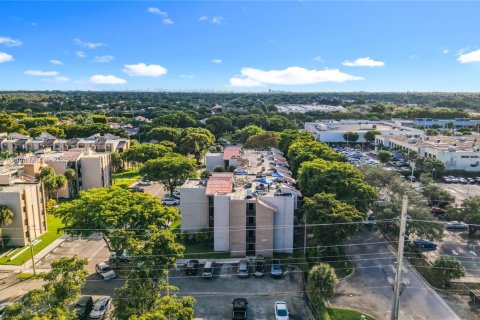 Condo in Miami, Florida, 2 bedrooms  № 1951779 - photo 27