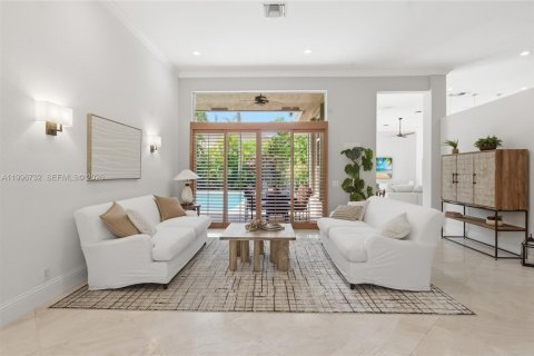 House in Weston, Florida 5 bedrooms, 277.96 sq.m. № 2068147 - photo 5