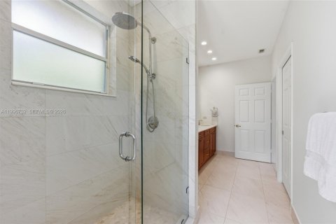House in Weston, Florida 5 bedrooms, 277.96 sq.m. № 2068147 - photo 28