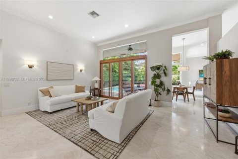 House in Weston, Florida 5 bedrooms, 277.96 sq.m. № 2068147 - photo 6