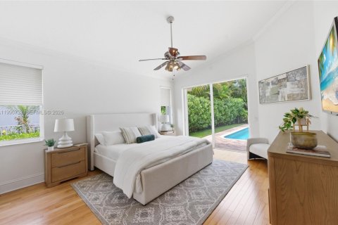 House in Weston, Florida 5 bedrooms, 277.96 sq.m. № 2068147 - photo 18