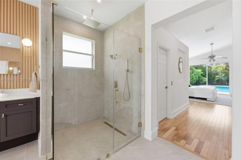 House in Weston, Florida 5 bedrooms, 277.96 sq.m. № 2068147 - photo 23