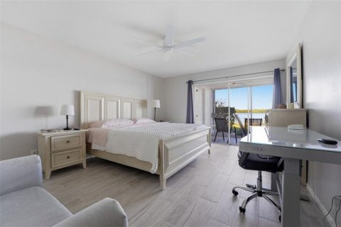 Condo in Longboat Key, Florida, 2 bedrooms  № 2212802 - photo 9