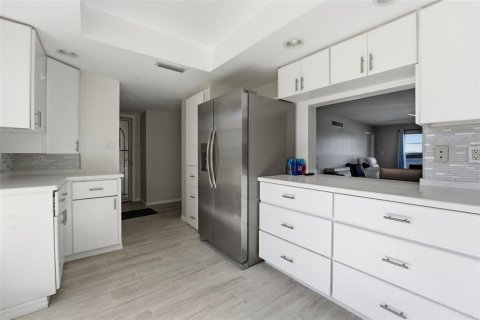 Condo in Longboat Key, Florida, 2 bedrooms  № 2212802 - photo 5