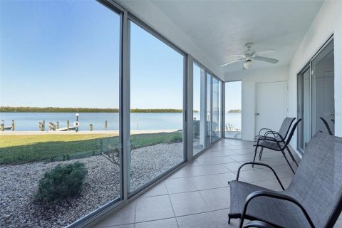 Condo in Longboat Key, Florida, 2 bedrooms  № 2212802 - photo 17