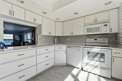 Condo in Longboat Key, Florida, 2 bedrooms  № 2212802 - photo 4