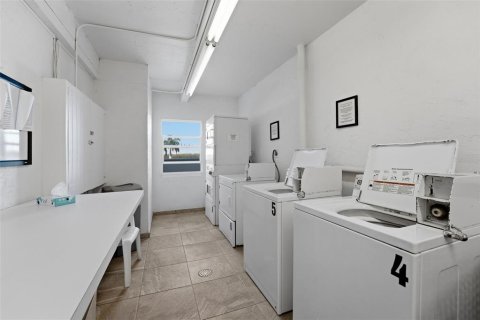 Condo in Longboat Key, Florida, 2 bedrooms  № 2212802 - photo 18