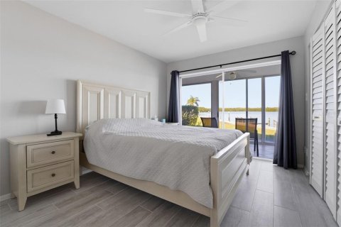 Condo in Longboat Key, Florida, 2 bedrooms  № 2212802 - photo 13