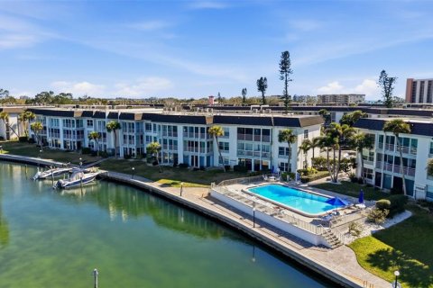 Condo in Longboat Key, Florida, 2 bedrooms  № 2212802 - photo 23