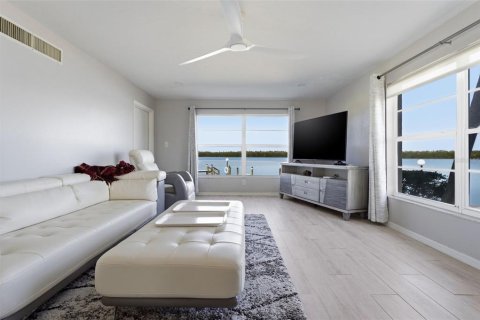 Condo in Longboat Key, Florida, 2 bedrooms  № 2212802 - photo 7