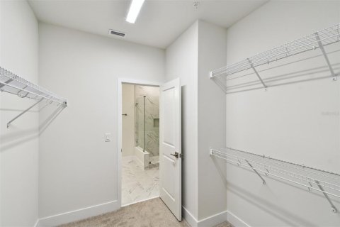 Townhouse in Saint Petersburg, Florida 3 bedrooms, 181.35 sq.m. № 1658361 - photo 27