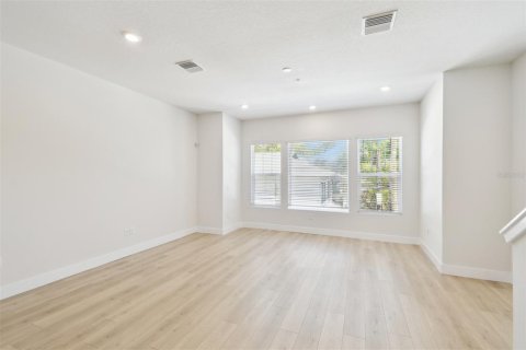 Townhouse in Saint Petersburg, Florida 3 bedrooms, 181.35 sq.m. № 1658361 - photo 15
