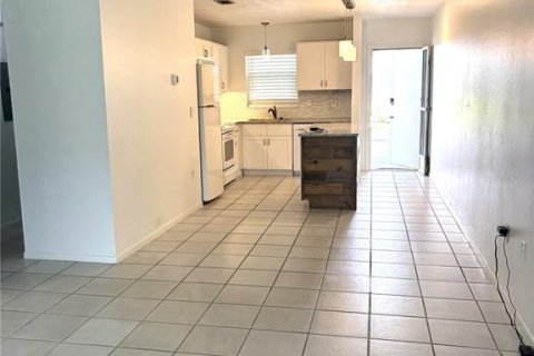 Condo in Bradenton, Florida, 2 bedrooms № 2221173 - photo 10
