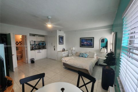 Condominio en venta en Miami Beach, Florida, 29.26 m2 № 519928 - foto 18