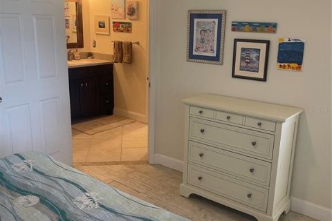 Condo in Seminole, Florida, 2 bedrooms  № 1537191 - photo 12