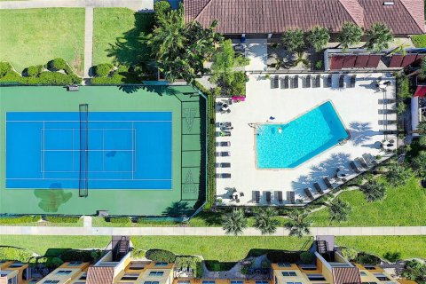 Condo in Seminole, Florida, 2 bedrooms  № 1537191 - photo 2