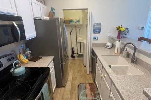 Condo in Seminole, Florida, 2 bedrooms  № 1537191 - photo 15
