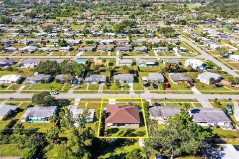 Villa ou maison à louer à North Port, Floride: 3 chambres, 124.21 m2 № 931185 - photo 30