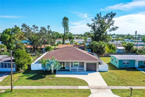 Villa ou maison à louer à North Port, Floride: 3 chambres, 124.21 m2 № 931185 - photo 24