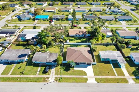 Villa ou maison à louer à North Port, Floride: 3 chambres, 124.21 m2 № 931185 - photo 29