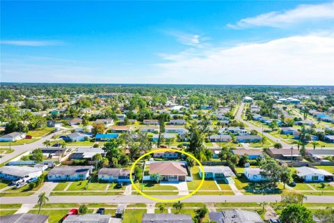 Villa ou maison à louer à North Port, Floride: 3 chambres, 124.21 m2 № 931185 - photo 25