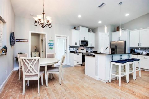 Villa ou maison à louer à North Port, Floride: 3 chambres, 124.21 m2 № 931185 - photo 7