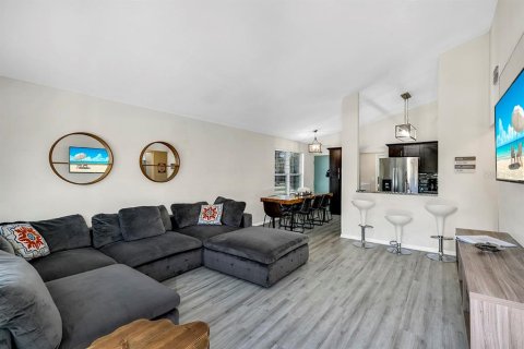 Villa ou maison à louer à Clearwater, Floride: 3 chambres, 116.78 m2 № 2416247 - photo 3