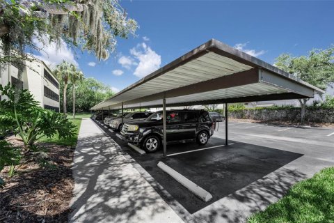 Condo in Tampa, Florida, 2 bedrooms  № 2373011 - photo 16