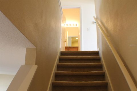 Townhouse in Land O' Lakes, Florida 3 bedrooms, 140.1 sq.m. № 1765919 - photo 6