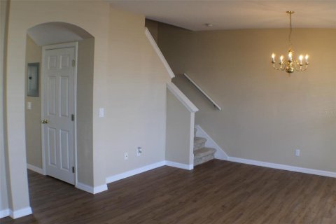 Townhouse in Land O' Lakes, Florida 3 bedrooms, 140.1 sq.m. № 1765919 - photo 8