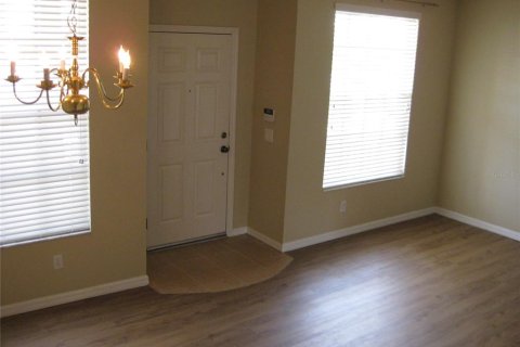 Townhouse in Land O' Lakes, Florida 3 bedrooms, 140.1 sq.m. № 1765919 - photo 3