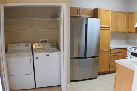 Townhouse in Land O' Lakes, Florida 3 bedrooms, 140.1 sq.m. № 1765919 - photo 11