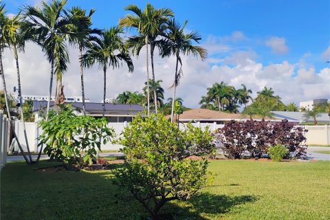 House in Dania Beach, Florida 2 bedrooms, 136.75 sq.m. № 2028863 - photo 11